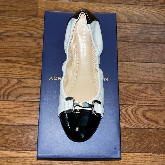 Adrienne Vittadini Cadeeno Ballet Flats Ecru & Black Women’s Size 7.5 - Picture 3 of 9